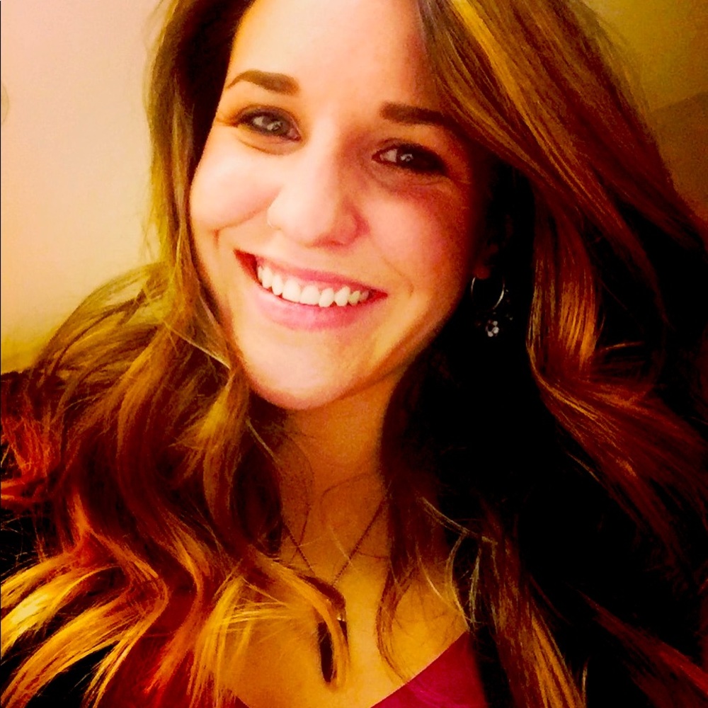 Meet your Posher, Ashley